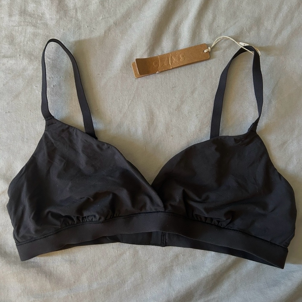 Black Crossover Bralette by SKIMS:(Size-Small)